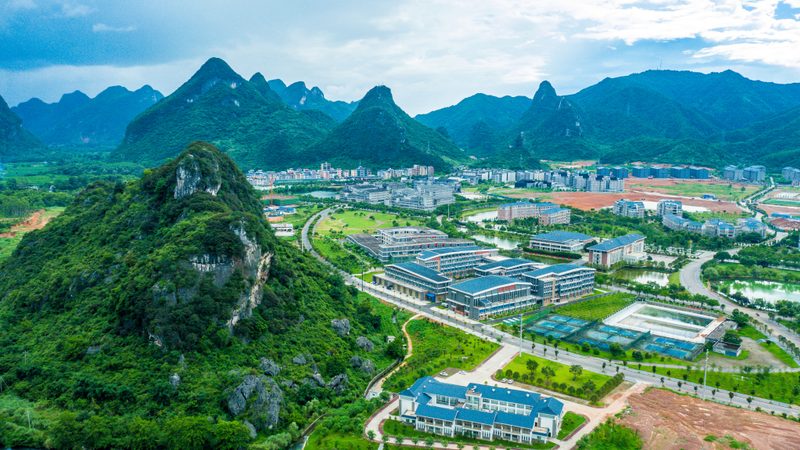 SMT贴片加工：揭秘深圳加工厂家的核心对比要素