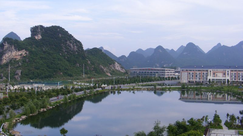 PCB布线抗干扰设计：揭秘关键标准与实战技巧