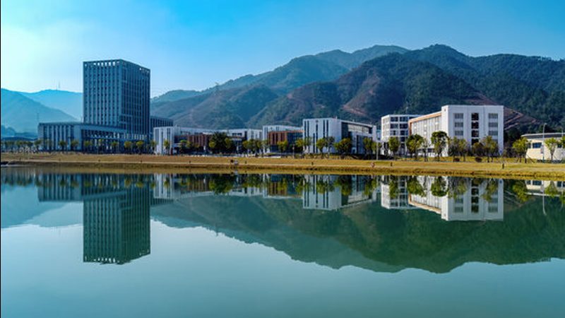 晶振型号揭秘：电子代工中的时间标准器